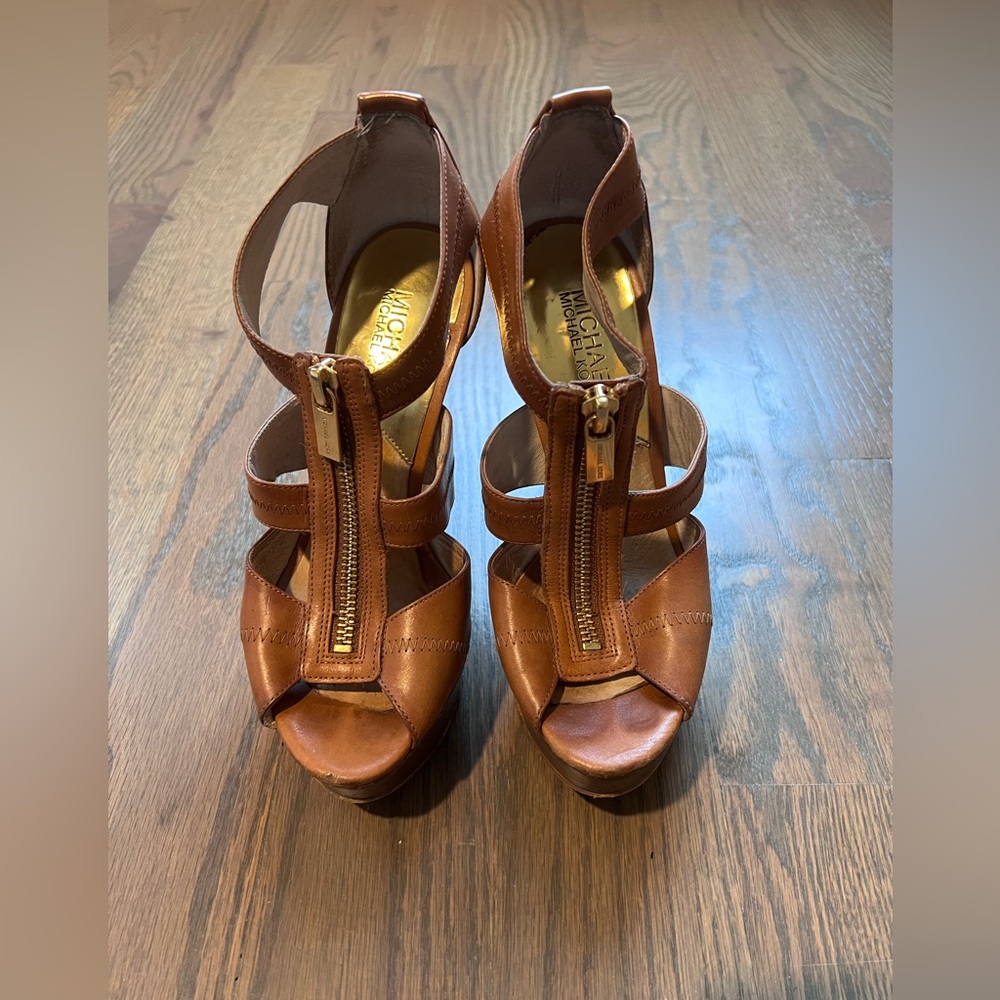 Michael Kors Tan Platform Sandal w Zipper